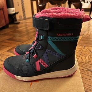Gently used Merrell snow boots